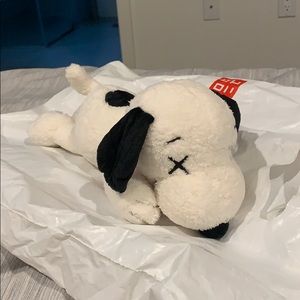 KAWS x Uniqlo x Peanuts Snoopy Plush (Small) White